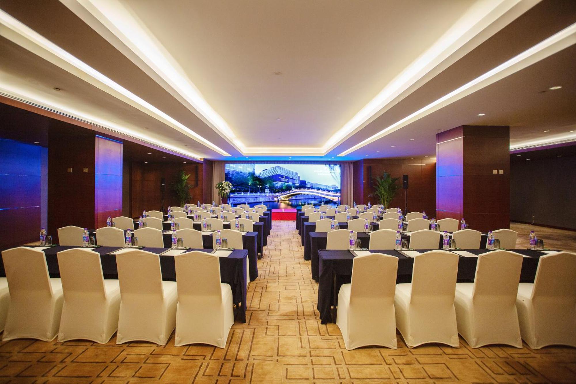 Intercontinental Jinan City Center By Ihg Екстериор снимка