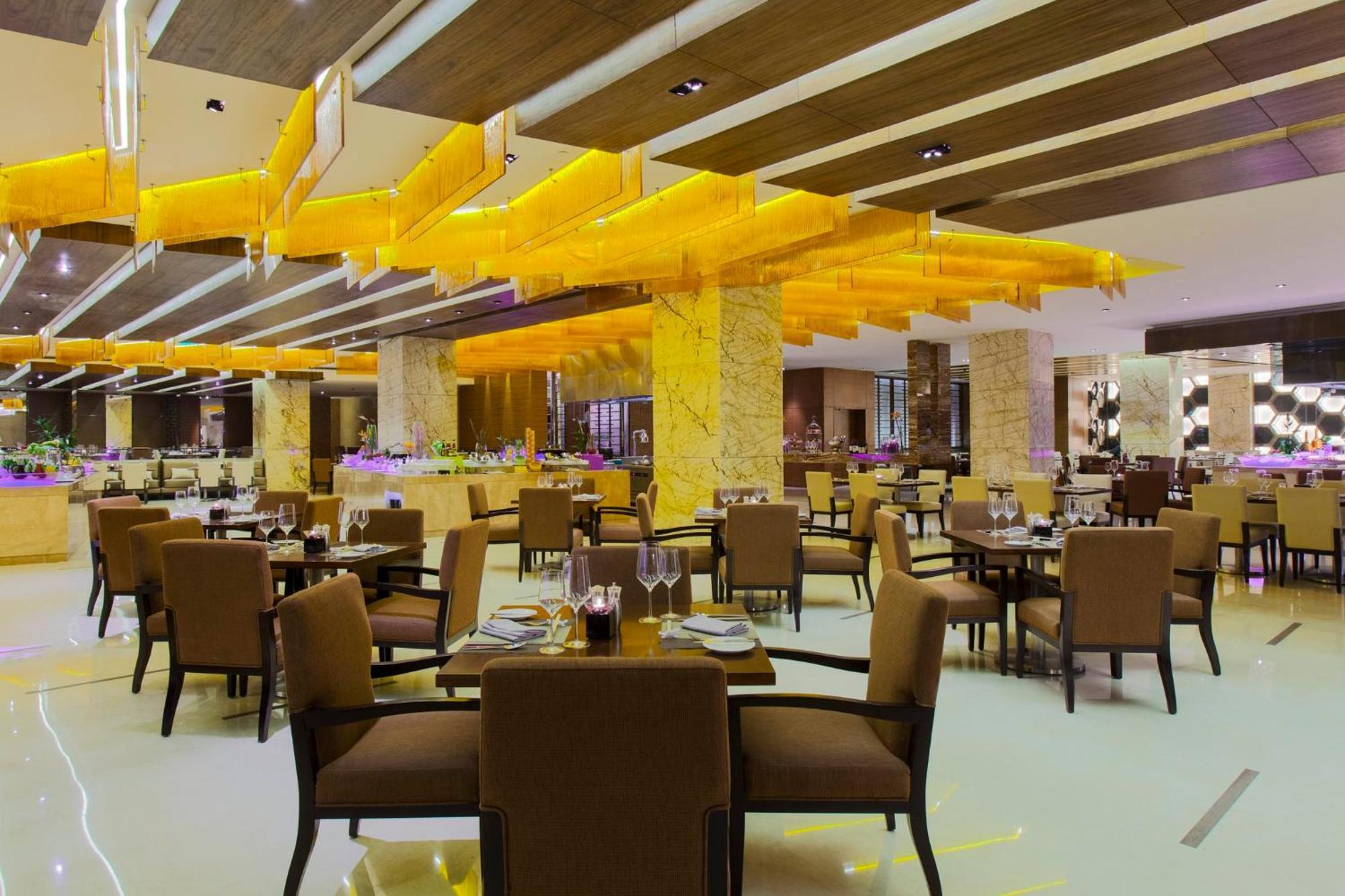 Intercontinental Jinan City Center By Ihg Екстериор снимка