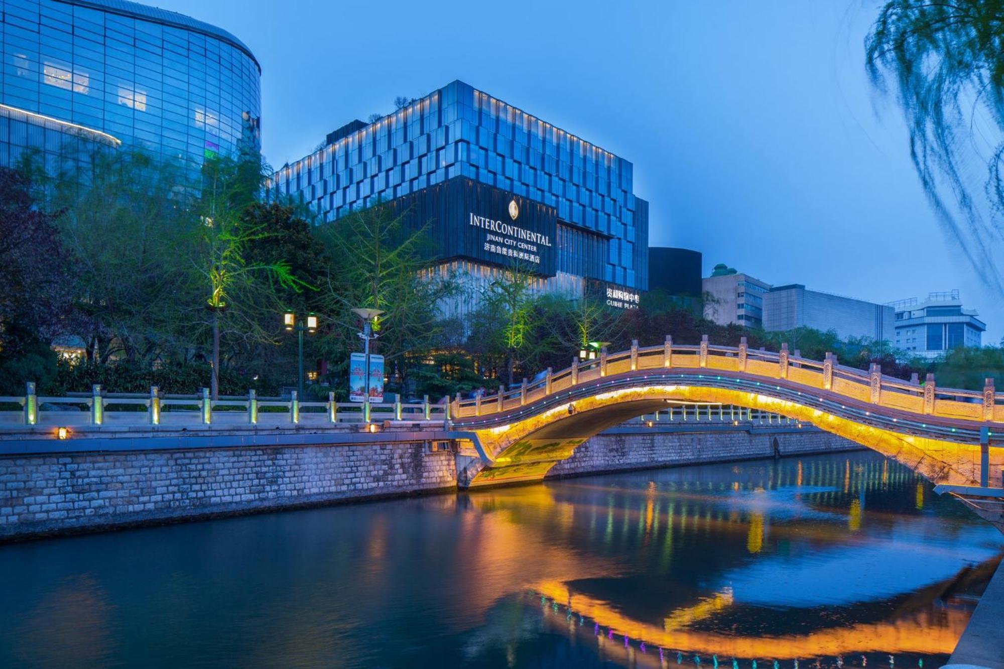 Intercontinental Jinan City Center By Ihg Екстериор снимка