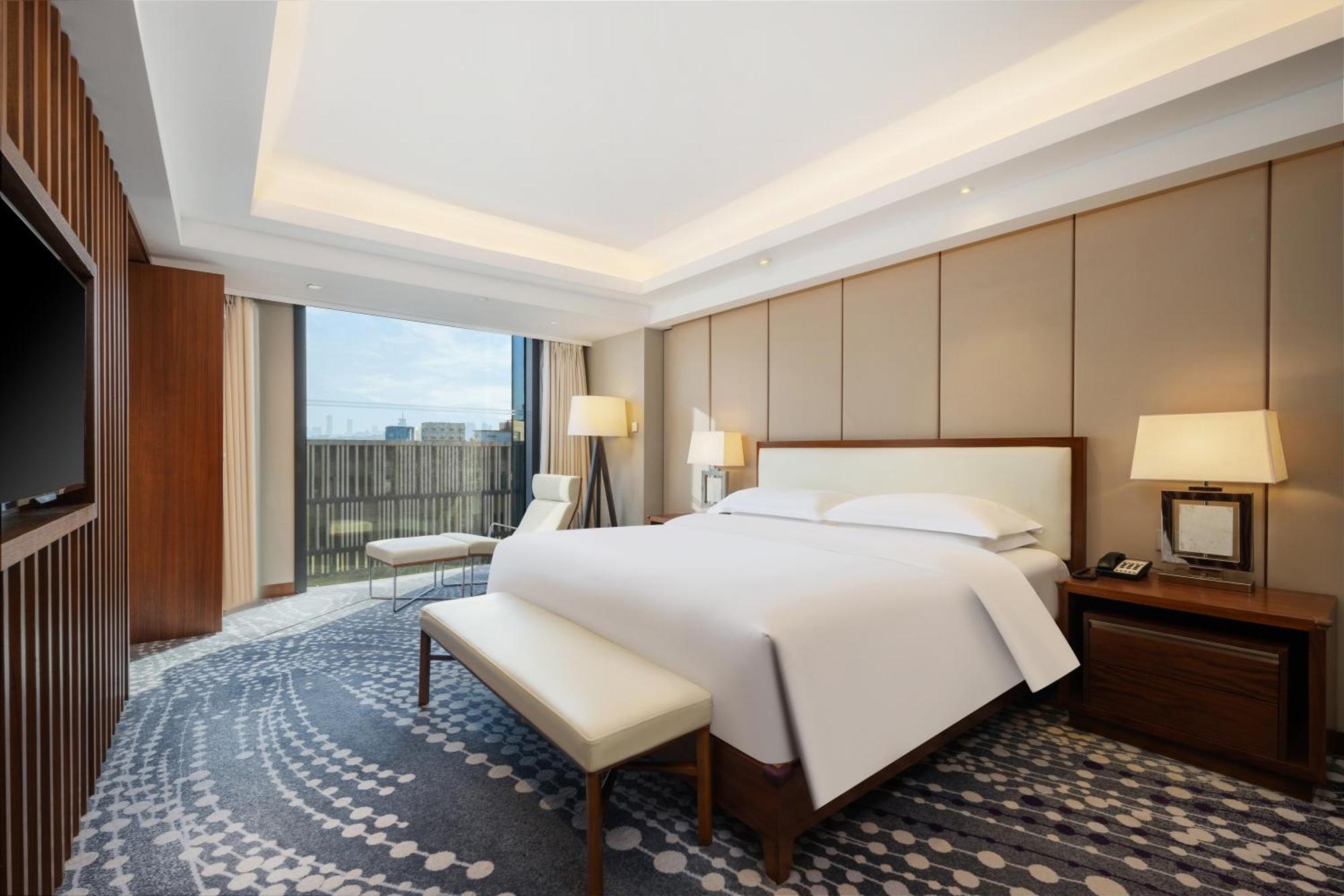 Intercontinental Jinan City Center By Ihg Екстериор снимка